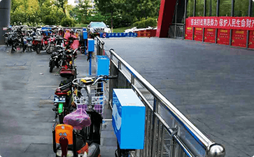 购物广场露天电瓶车智能充电桩