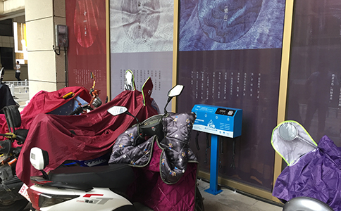 电瓶车室外充电桩齐齐落户天使金融广场，充电更便捷